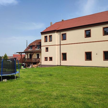 Zamecek Cerov Apartamento Jičín Exterior foto