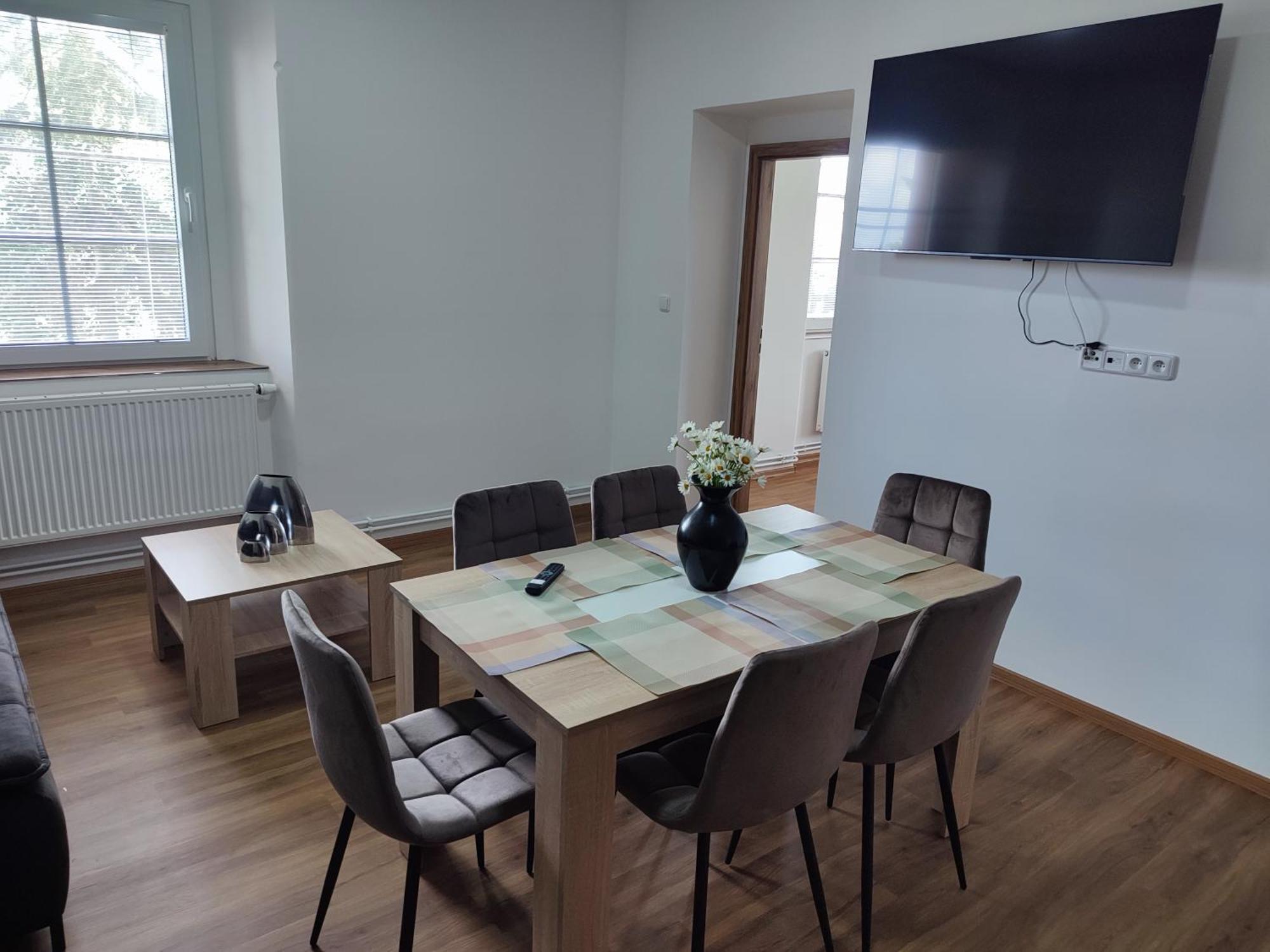 Zamecek Cerov Apartamento Jičín Exterior foto