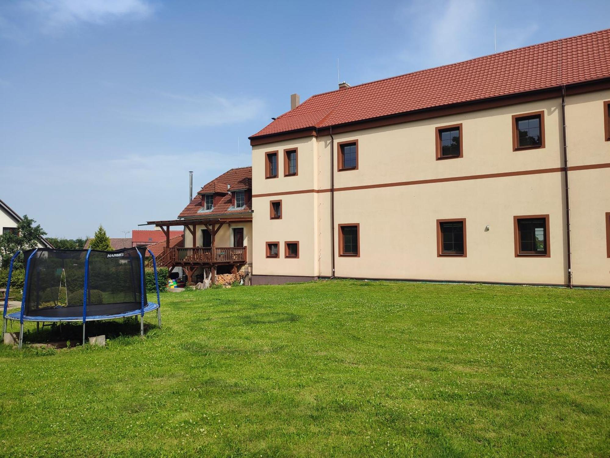Zamecek Cerov Apartamento Jičín Exterior foto