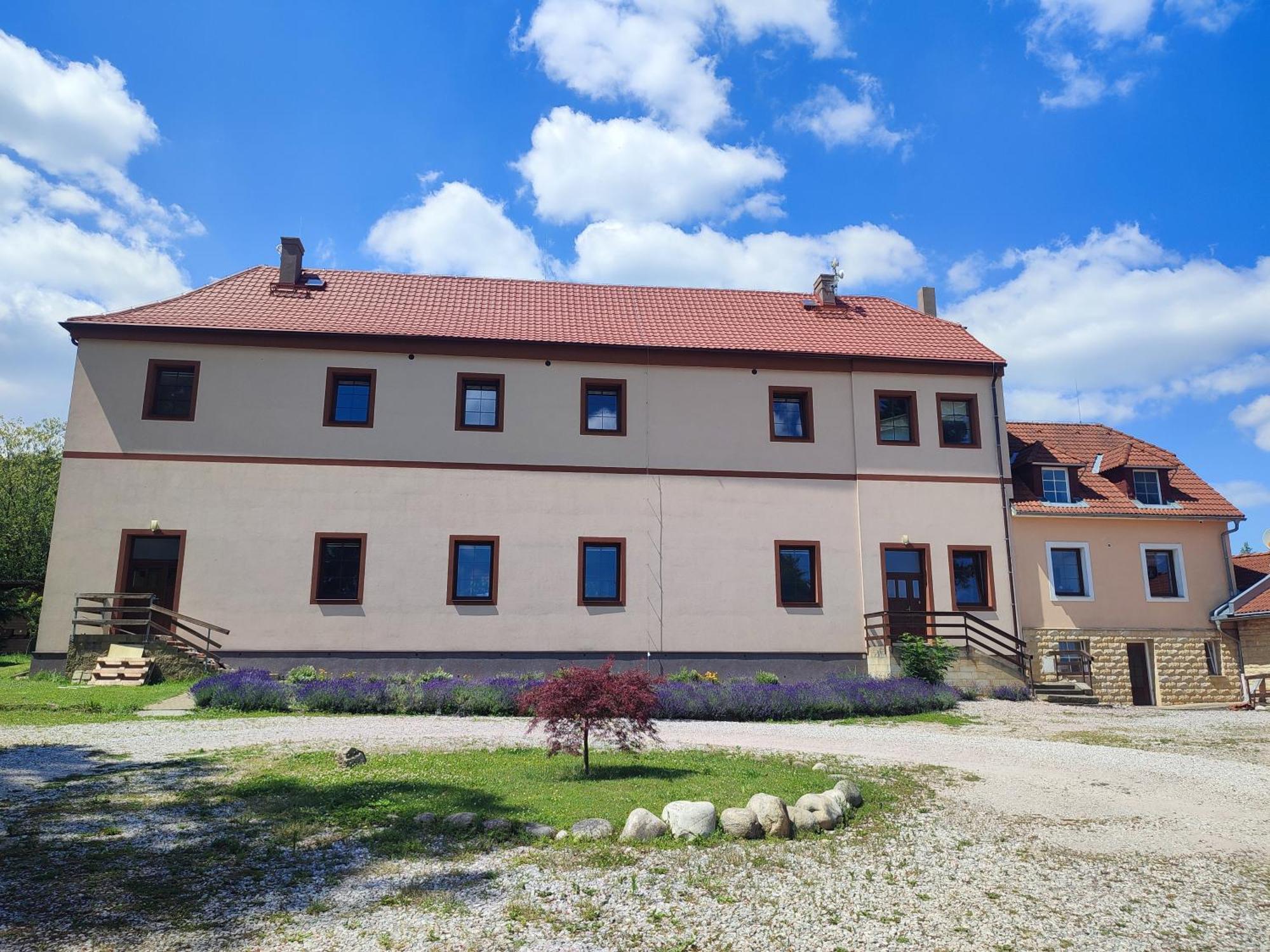 Zamecek Cerov Apartamento Jičín Exterior foto